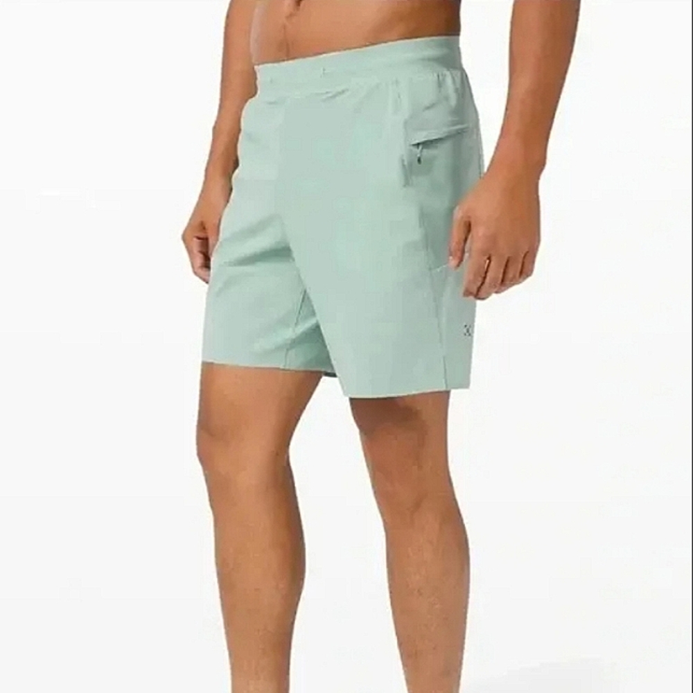 NWOT Men's Lululemon Train to Beach Mesh Lined Shorts 8" Size Large Green M7AJGS